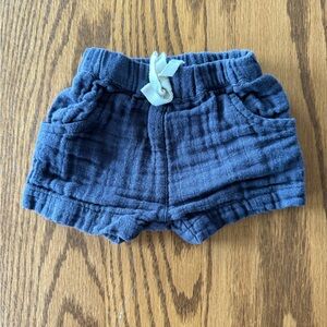 Free add on! Jamie Kay Organic Cotton Muslin Lily Short in Graphite, size 0-3M